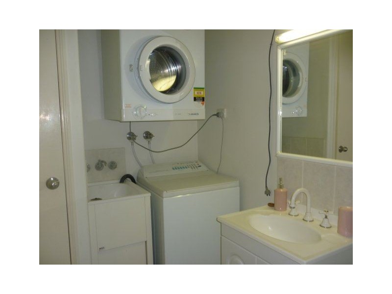 2/117 Mackenzie Street, Ayr QLD 4807