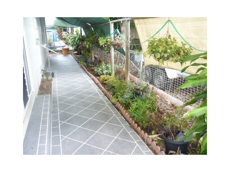 2/117 Mackenzie Street, Ayr QLD 4807