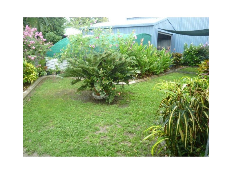 2/117 Mackenzie Street, Ayr QLD 4807