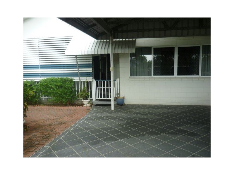 2/117 Mackenzie Street, Ayr QLD 4807