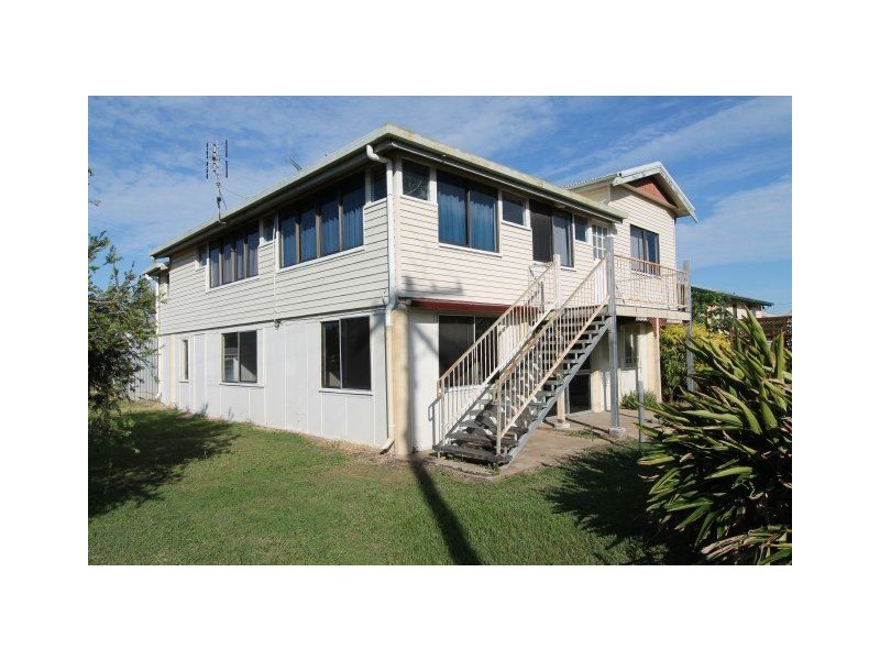 110 Tenth Avenue, Home Hill QLD 4806