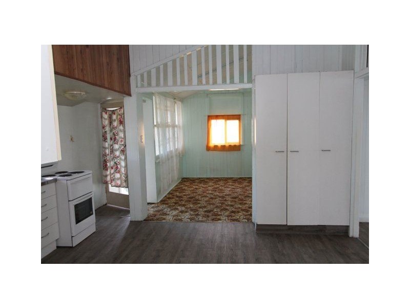 110 Tenth Avenue, Home Hill QLD 4806