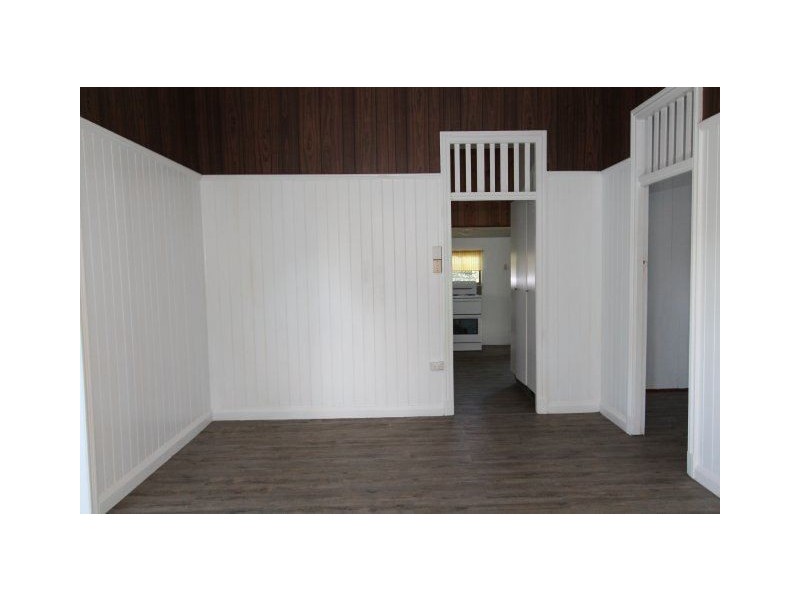 110 Tenth Avenue, Home Hill QLD 4806