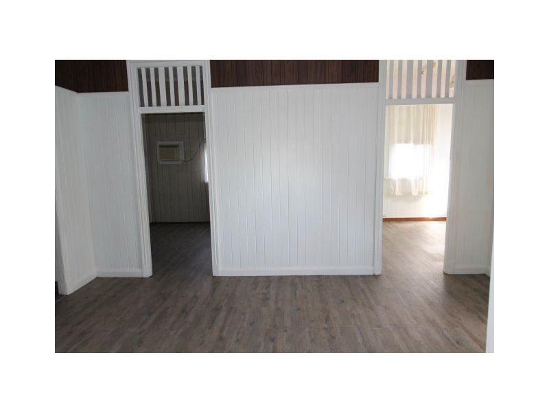 110 Tenth Avenue, Home Hill QLD 4806