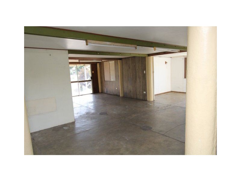 110 Tenth Avenue, Home Hill QLD 4806