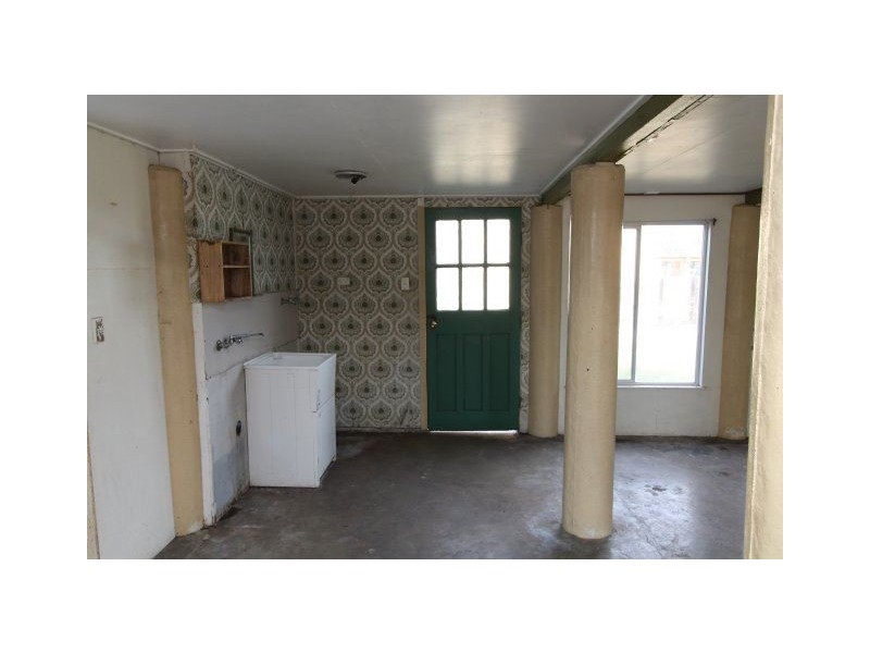 110 Tenth Avenue, Home Hill QLD 4806