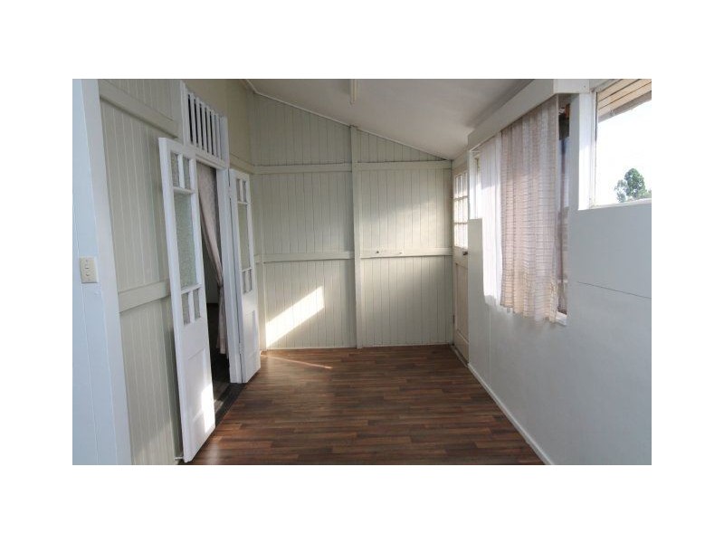 110 Tenth Avenue, Home Hill QLD 4806