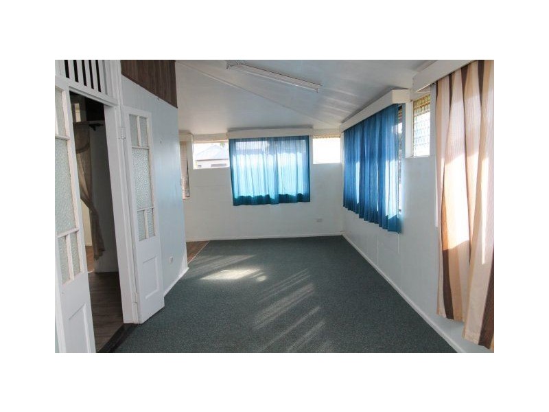 110 Tenth Avenue, Home Hill QLD 4806