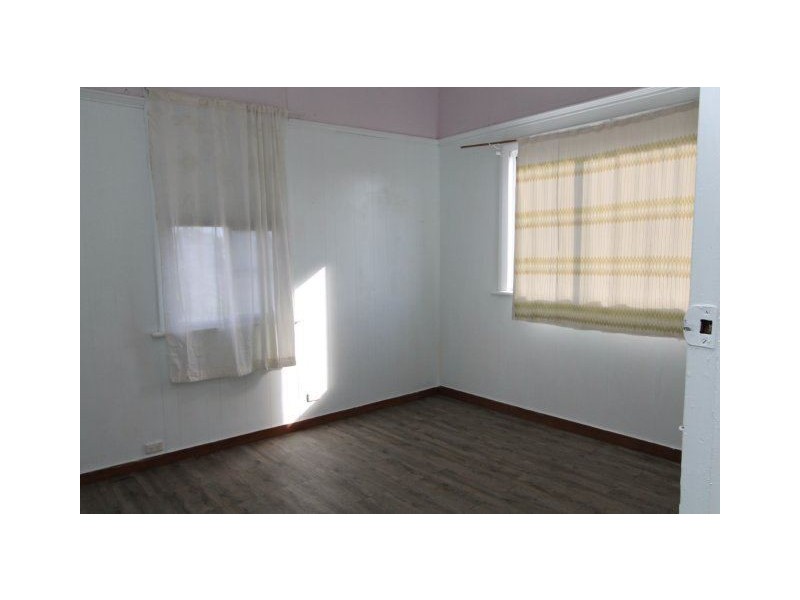 110 Tenth Avenue, Home Hill QLD 4806