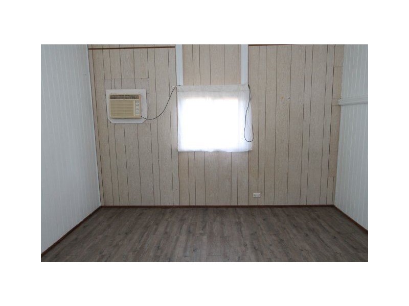 110 Tenth Avenue, Home Hill QLD 4806