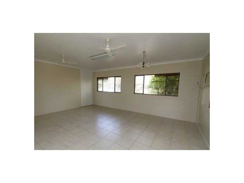 87 Juanita Drive, Mount Kelly QLD 4807