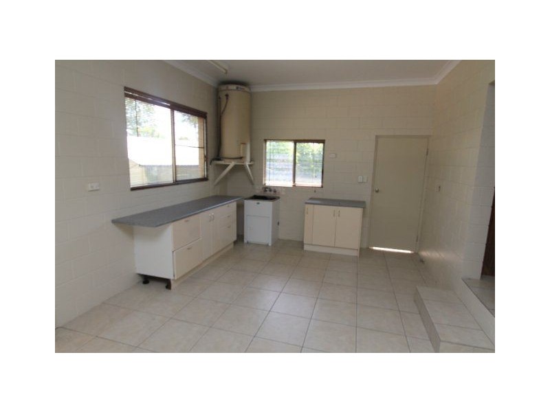 87 Juanita Drive, Mount Kelly QLD 4807