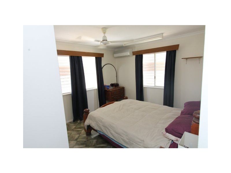 21 Tenth Street, Home Hill QLD 4806