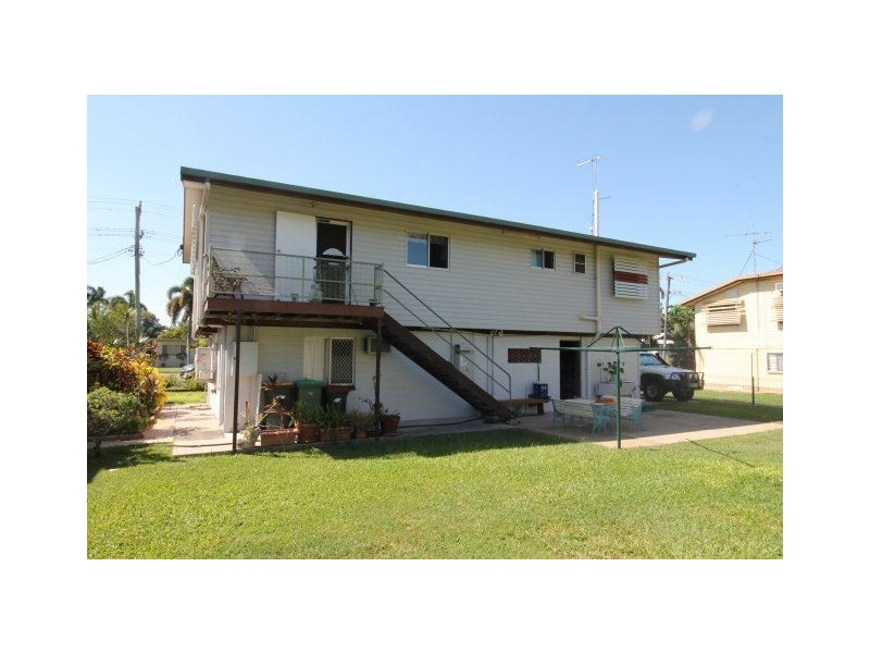 21 Tenth Street, Home Hill QLD 4806