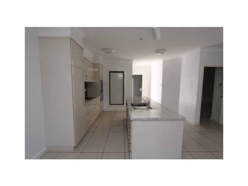 1/92 Macmillan Street, Ayr QLD 4807