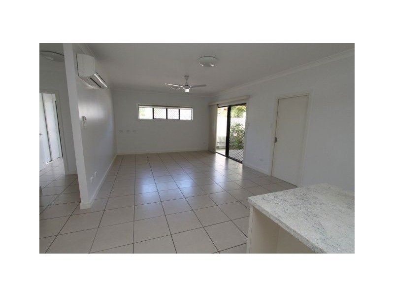 1/92 Macmillan Street, Ayr QLD 4807