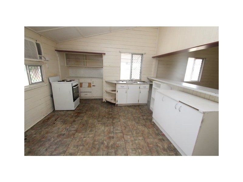 16 Graham Street, Ayr QLD 4807