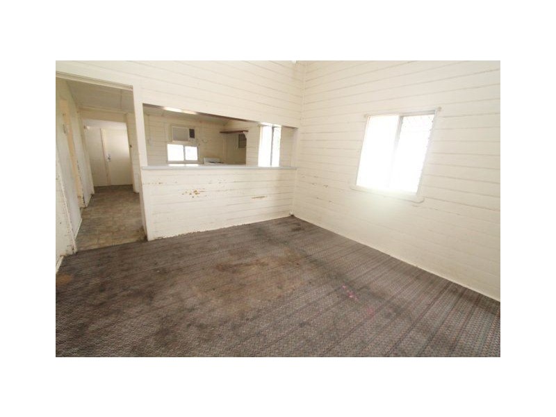 16 Graham Street, Ayr QLD 4807
