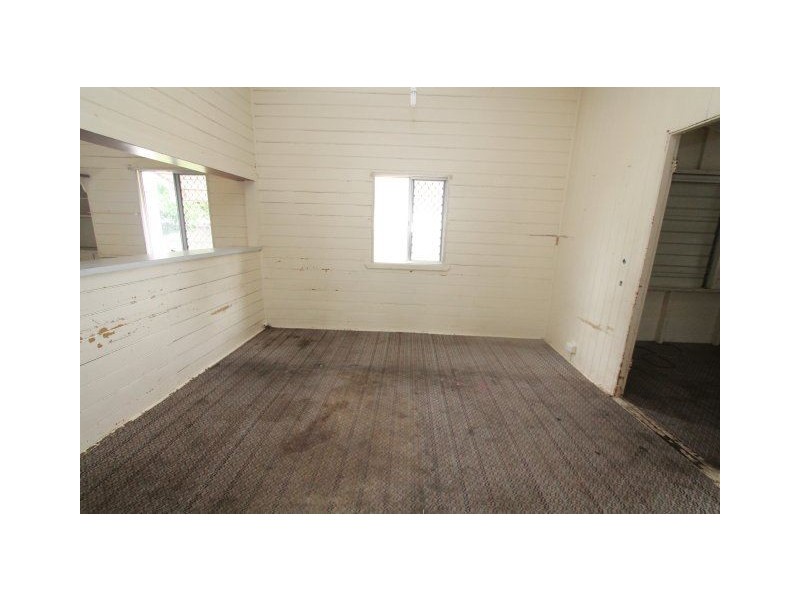16 Graham Street, Ayr QLD 4807