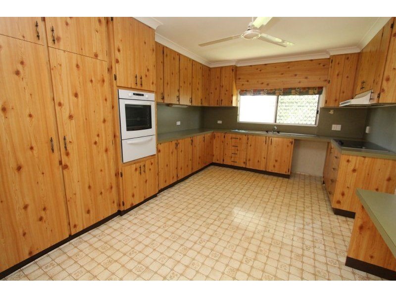 1/100 Wickham Street, Ayr QLD 4807