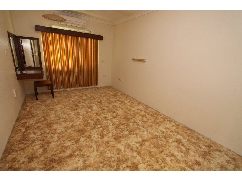 1/100 Wickham Street, Ayr QLD 4807