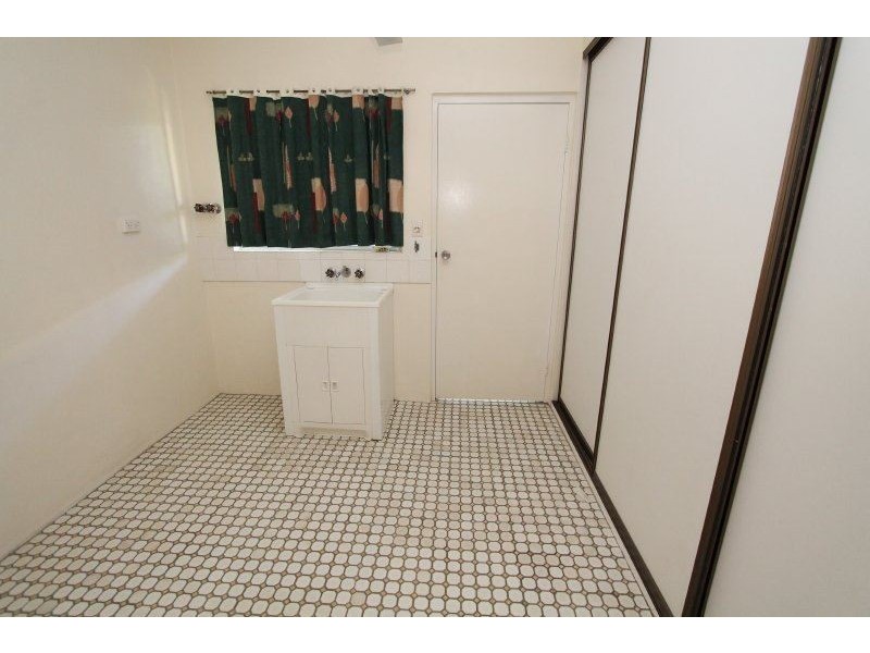 1/100 Wickham Street, Ayr QLD 4807