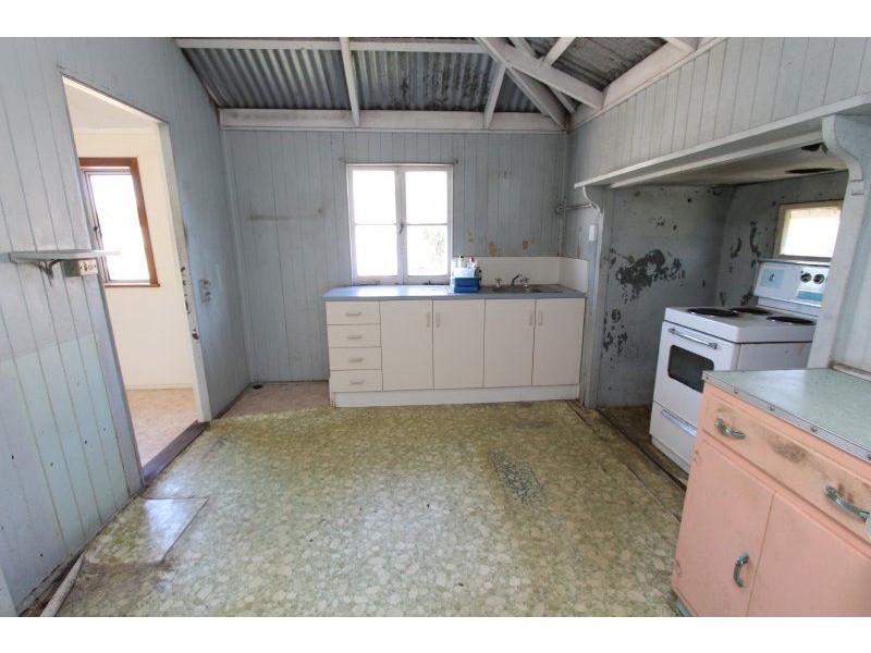 82 Twelfth Avenue, Home Hill QLD 4806