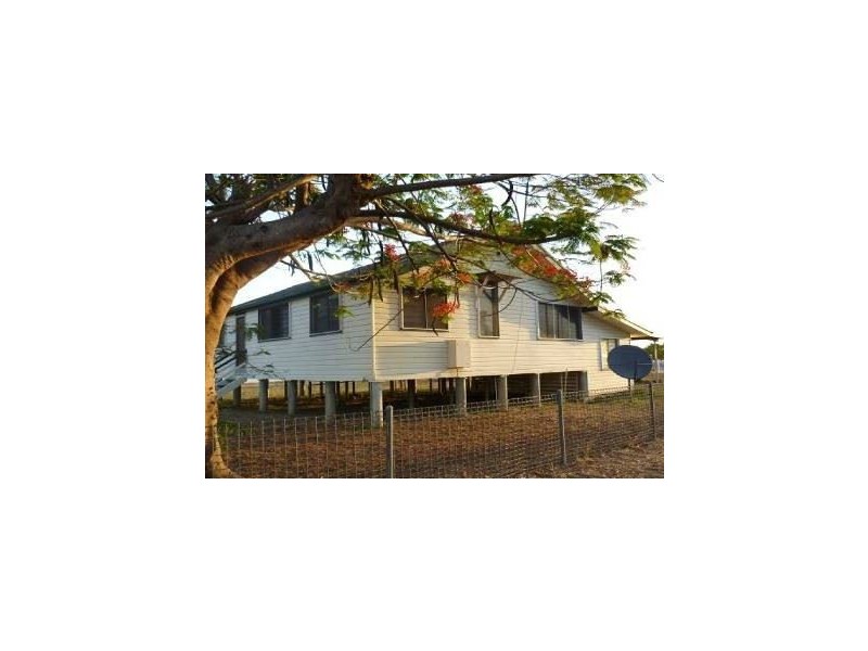 132 Eighth Avenue, Home Hill QLD 4806