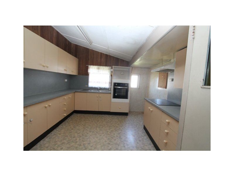 6 Third Street, Home Hill QLD 4806