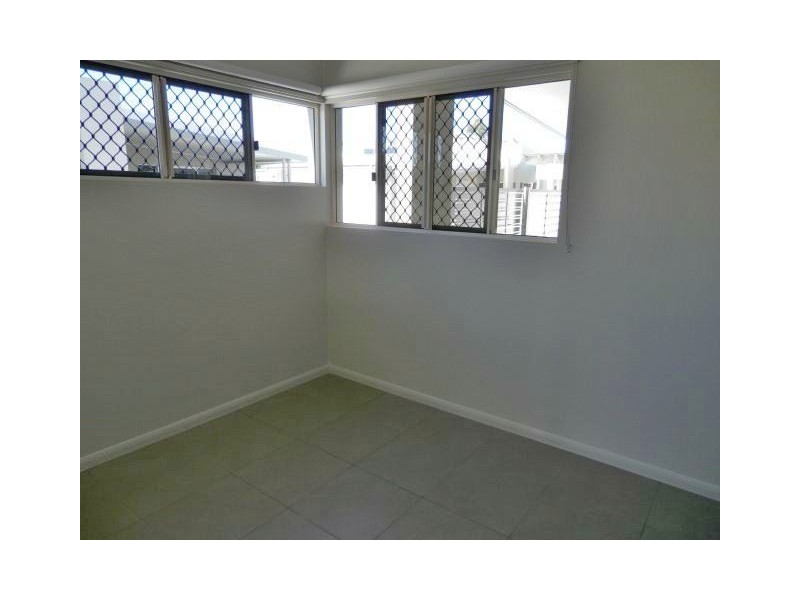5/6-8 Queen Street, Ayr QLD 4807
