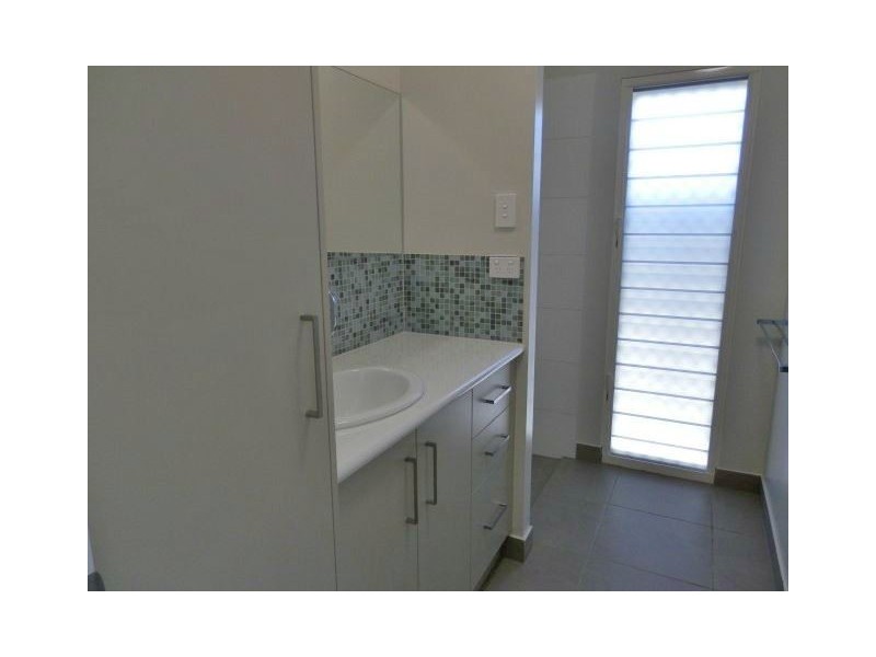 5/6-8 Queen Street, Ayr QLD 4807