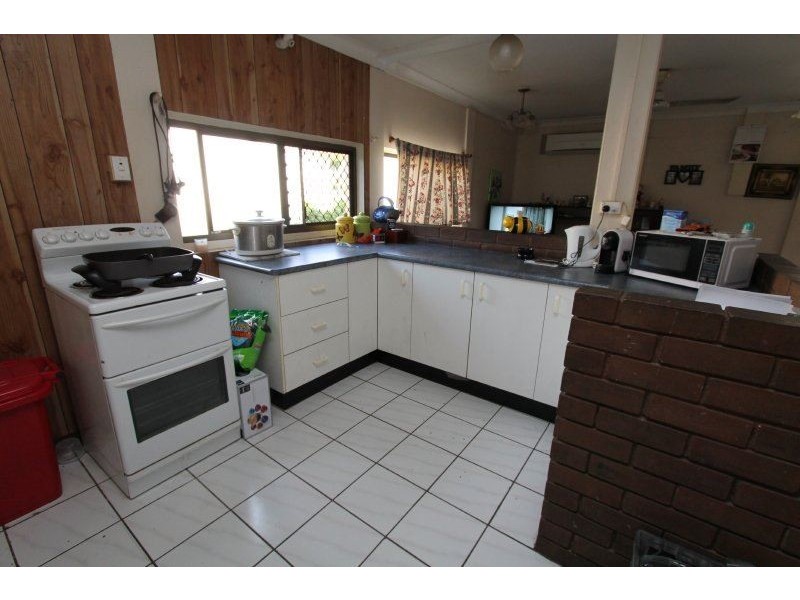 119 Seventh Avenue, Home Hill QLD 4806