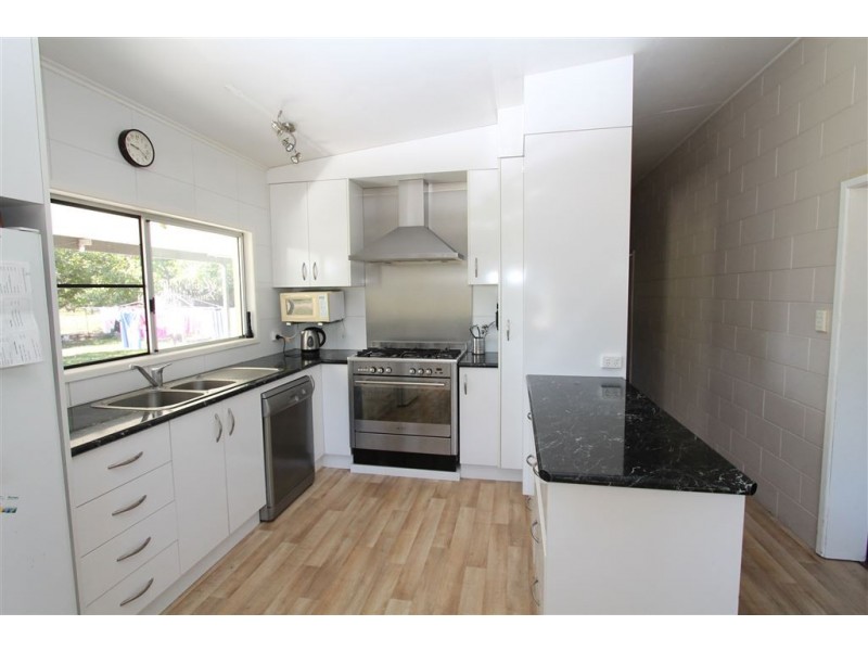 35 Juanita Drive, Mount Kelly QLD 4807