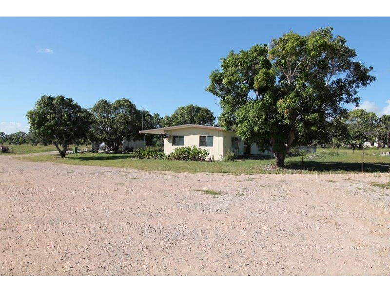 35 Juanita Drive, Mount Kelly QLD 4807