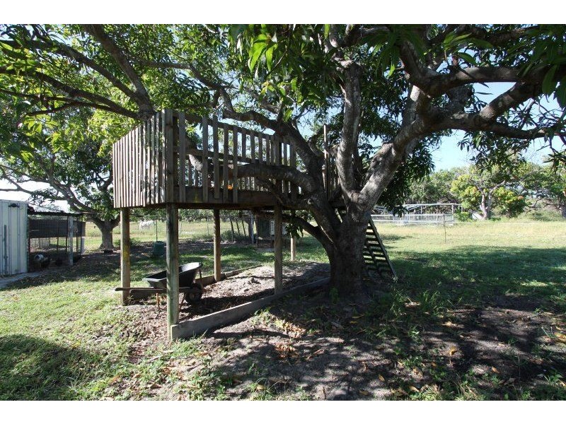 35 Juanita Drive, Mount Kelly QLD 4807