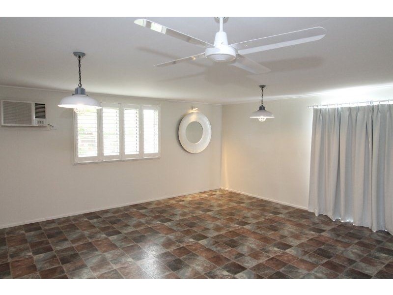 143 Ninth Avenue, Home Hill QLD 4806