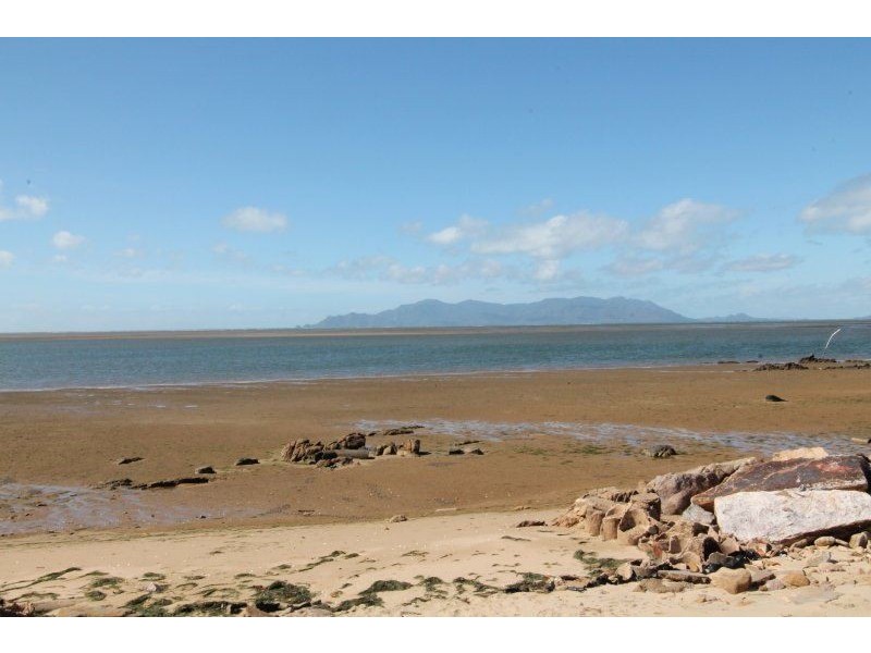 17 Aivu Avenue, Wunjunga QLD 4806