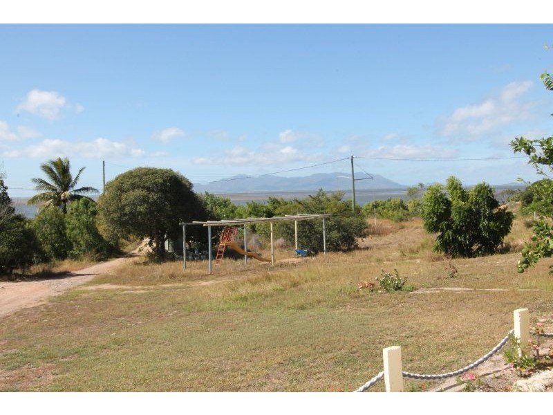 17 Aivu Avenue, Wunjunga QLD 4806