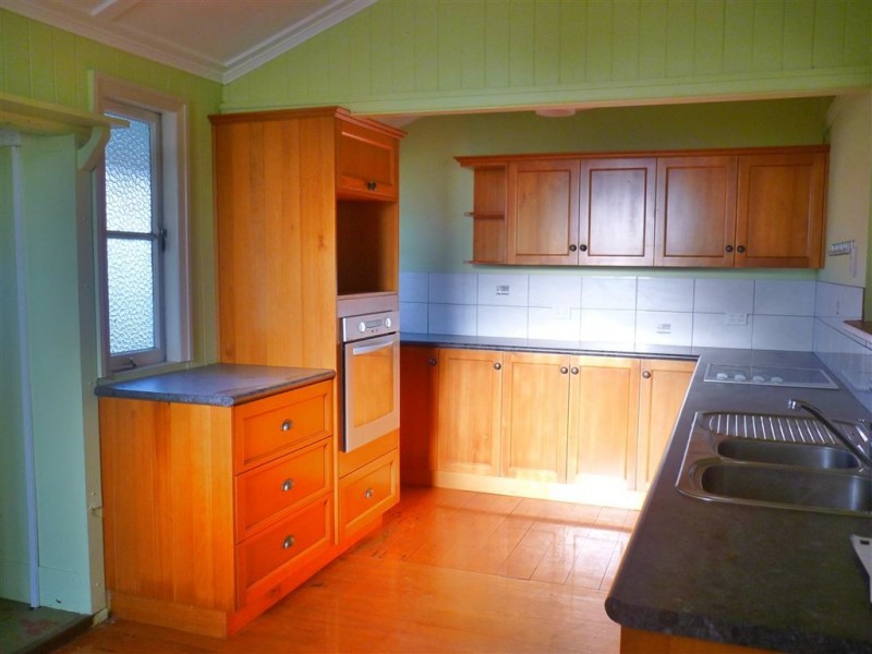 99 Ninth Avenue, Home Hill QLD 4806