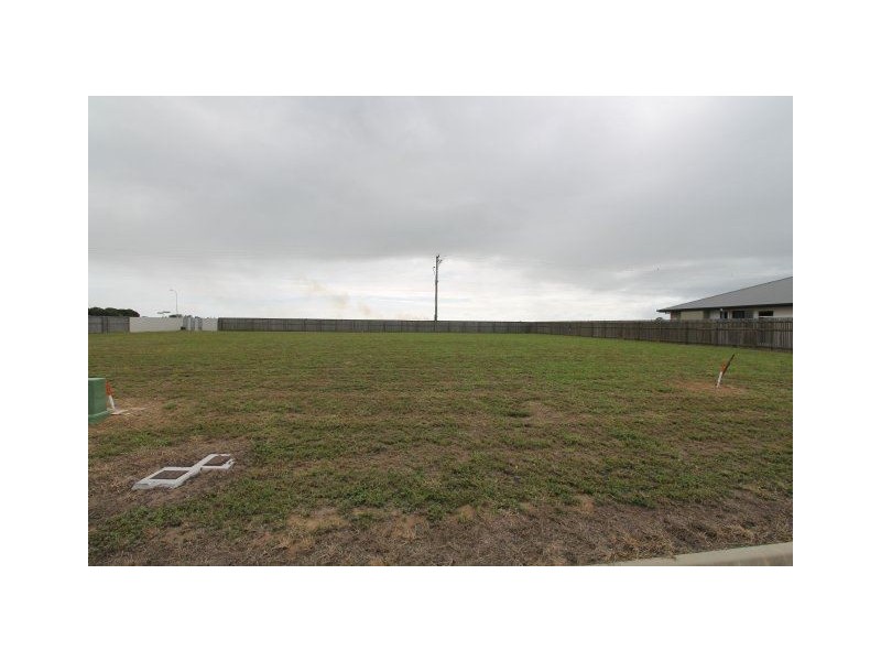 10 12 14 Hibiscus Drive, Ayr QLD 4807