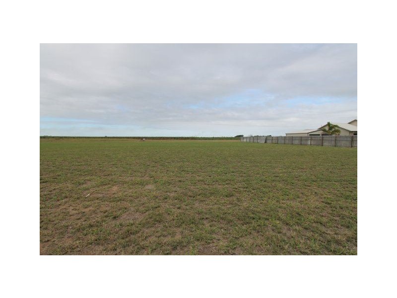 3 5 11 15 Hibiscus Drive, Ayr QLD 4807