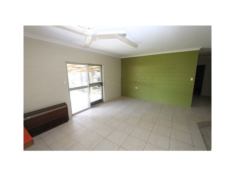 87 Juanita Drive, Mount Kelly QLD 4807