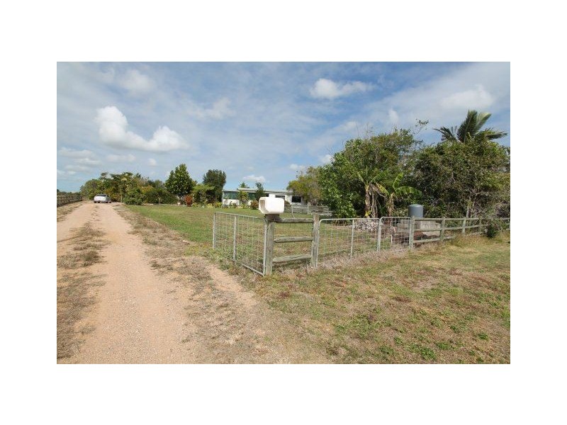 39 Plantation Avenue, Horseshoe Lagoon QLD 4809