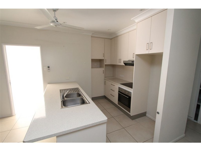 2/166 Edwards Street, Ayr QLD 4807