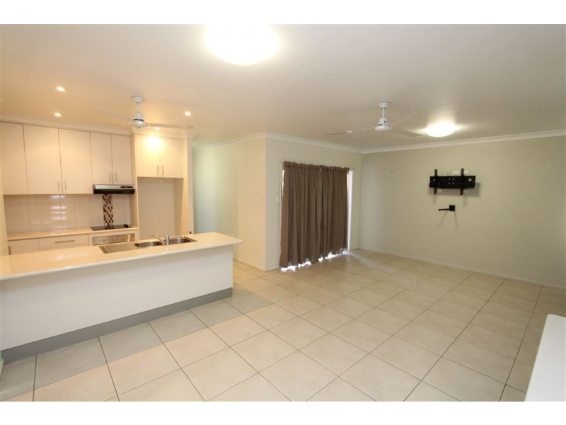 2/166 Edwards Street, Ayr QLD 4807