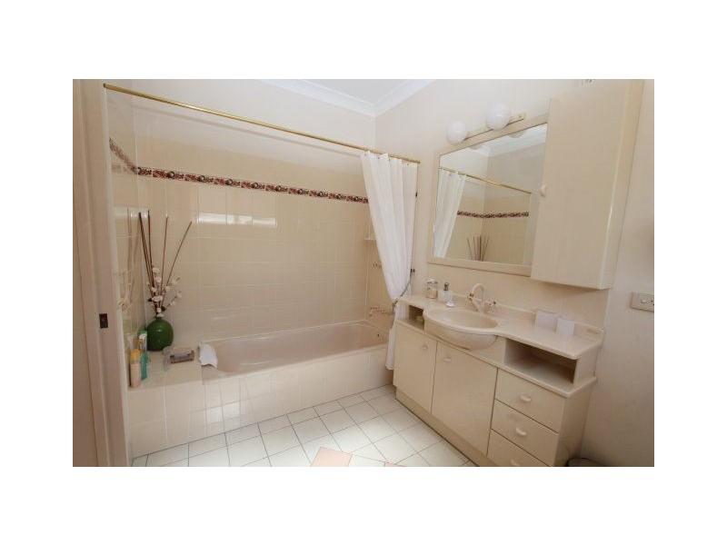 8 McIntyre Place, Ayr QLD 4807