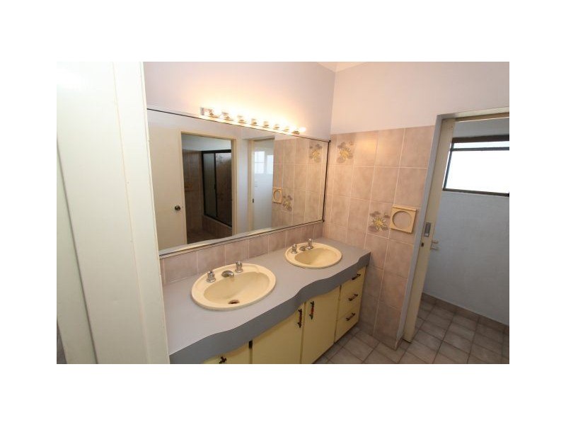 47 Bartlett Road, Horseshoe Lagoon QLD 4809