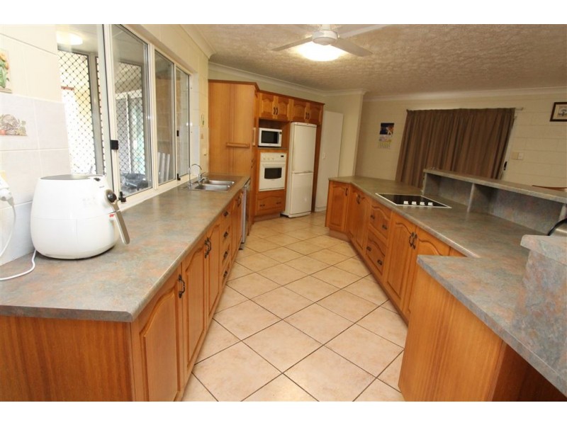 63 Castorina Drive, Mount Kelly QLD 4807