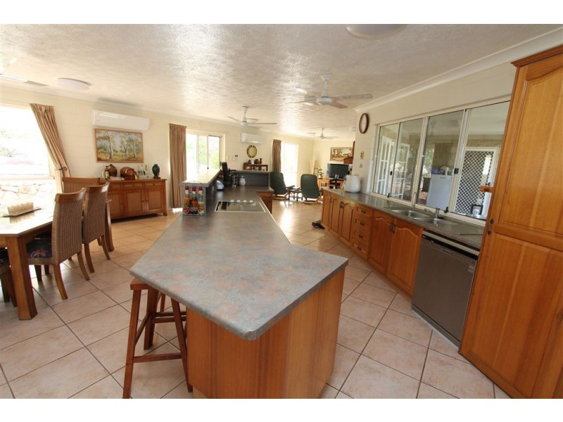63 Castorina Drive, Mount Kelly QLD 4807