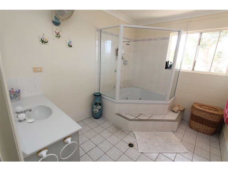 63 Castorina Drive, Mount Kelly QLD 4807